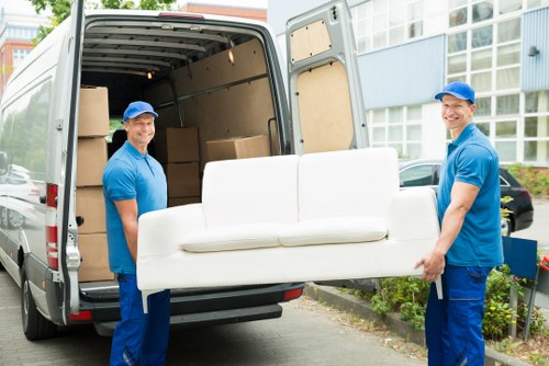 Removal truck hire for Docklands apartment and business moves