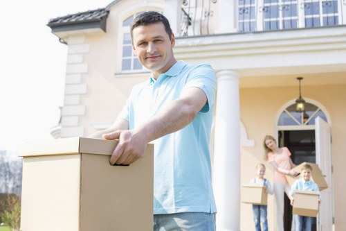 Docklands moving service for residential and commercial transport